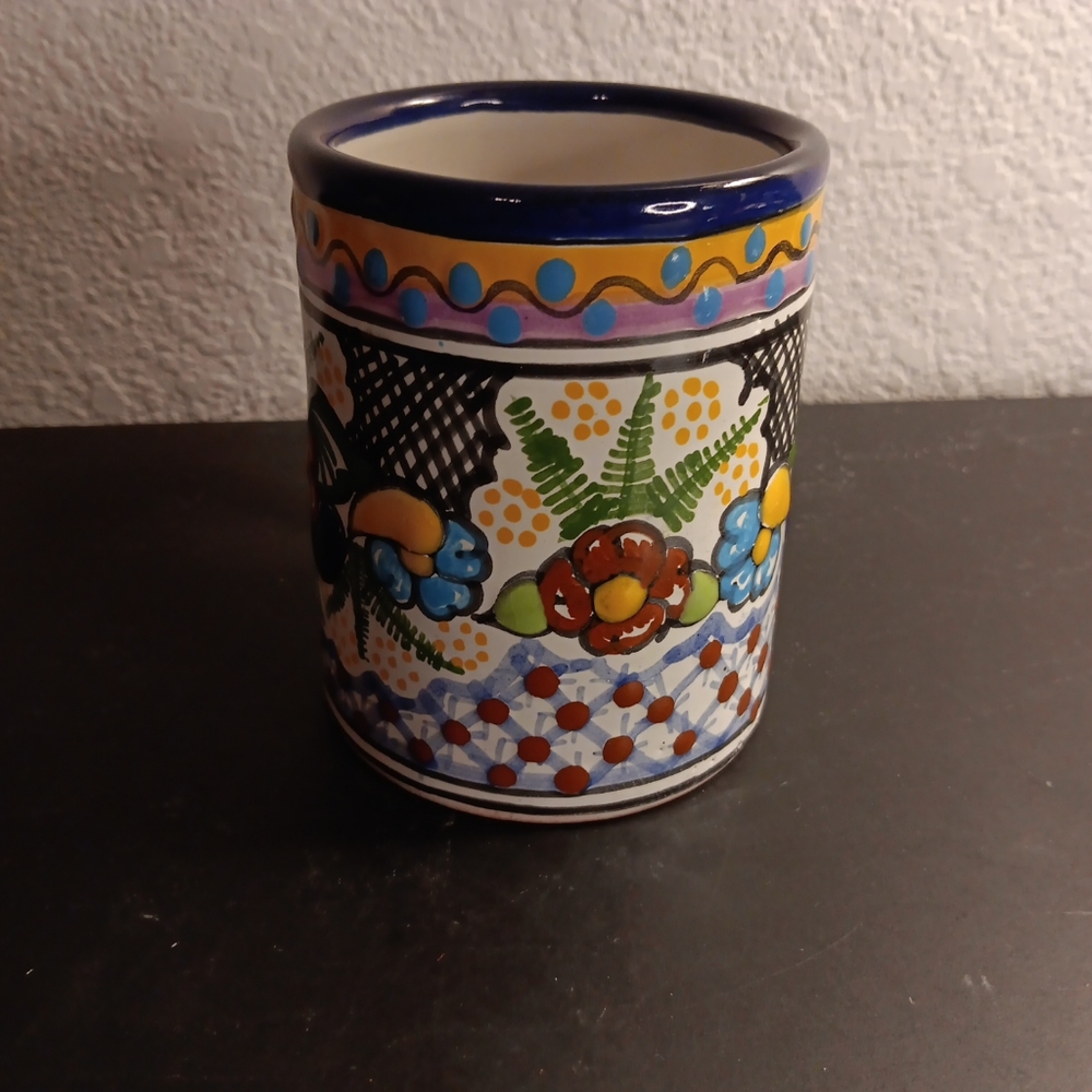 GORGEOUS Talavera Mexican Folk Art 12oz Coffee Mug.